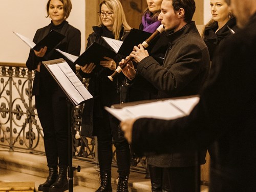 Komorní sborový koncert připomeněl hudební dědictví Jednoty bratrské v originálních zpěvech z kancionálů 16. století i v úpravách českých autorů 20. století. Foto: Alexandra Snováková/FF MU